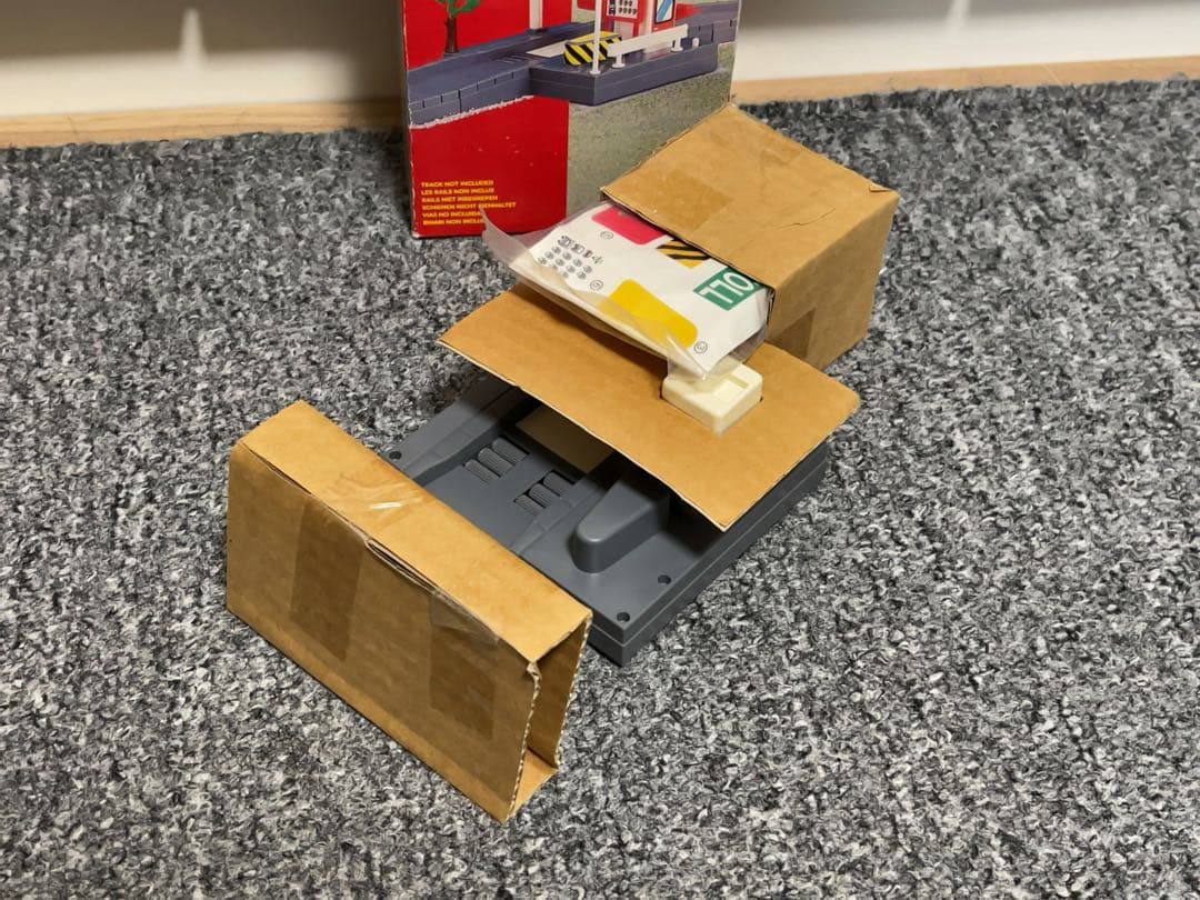 【新品未使用品】超激レア入手困難 海外版 モータートミカ 料金所