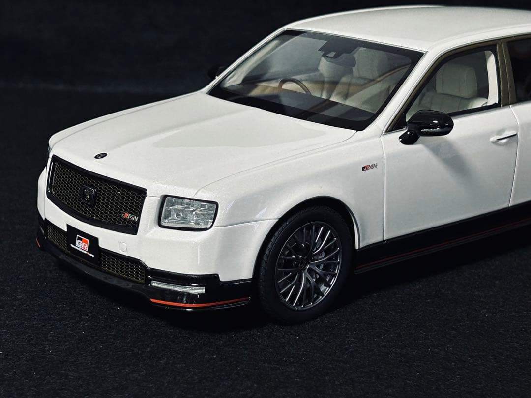 【限定700台】京商 1/18 トヨタセンチュリーGRMN ホワイト 送料無料