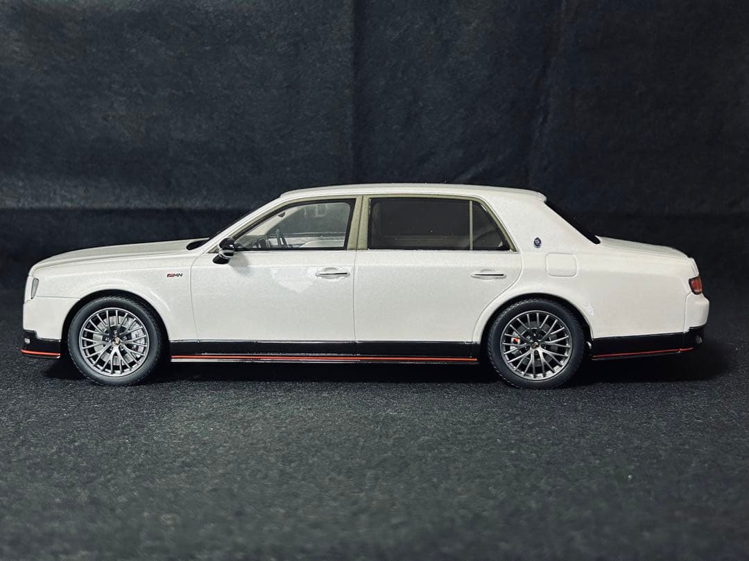 【限定700台】京商 1/18 トヨタセンチュリーGRMN ホワイト 送料無料