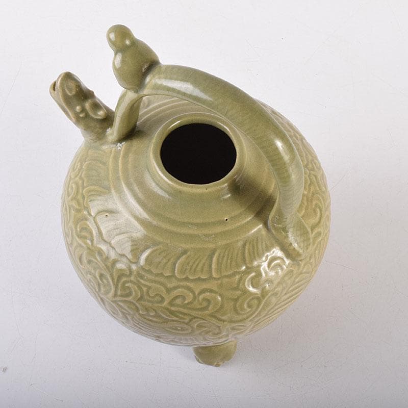 中国　龍泉窯　青磁　三つ足　神獣口水注瓶　C　7054