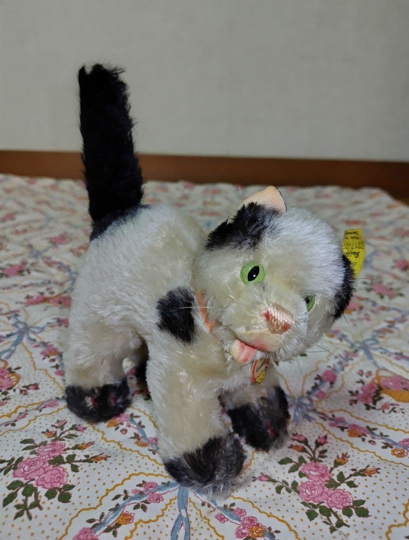 シュタイフ　Gussy Cat オープンマウス