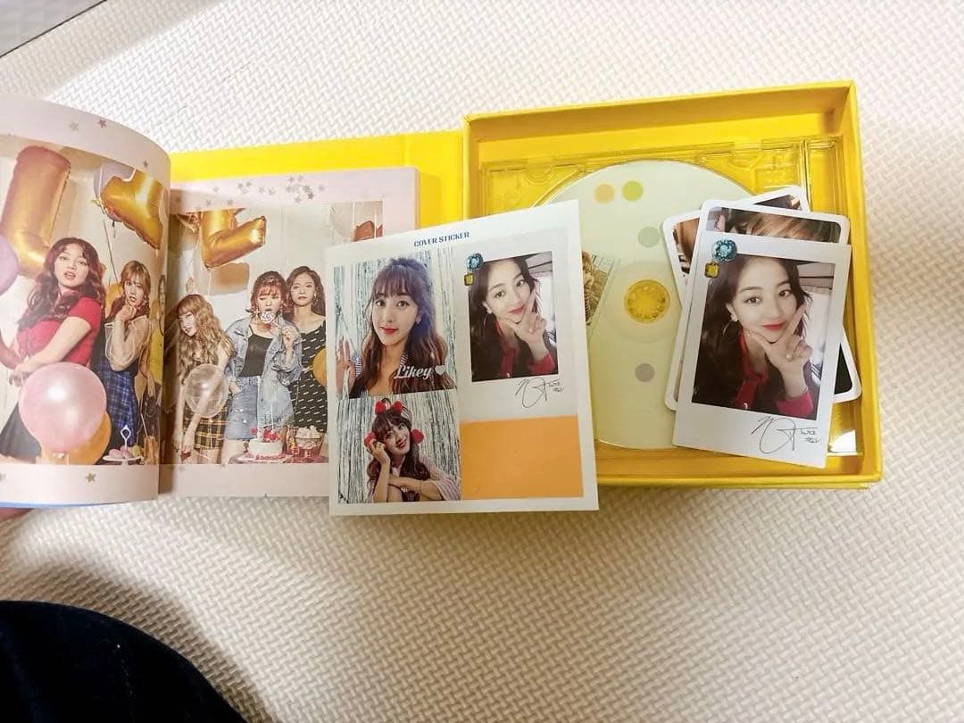 TWICEグッズまとめ売り‼️【レアモノ揃い】