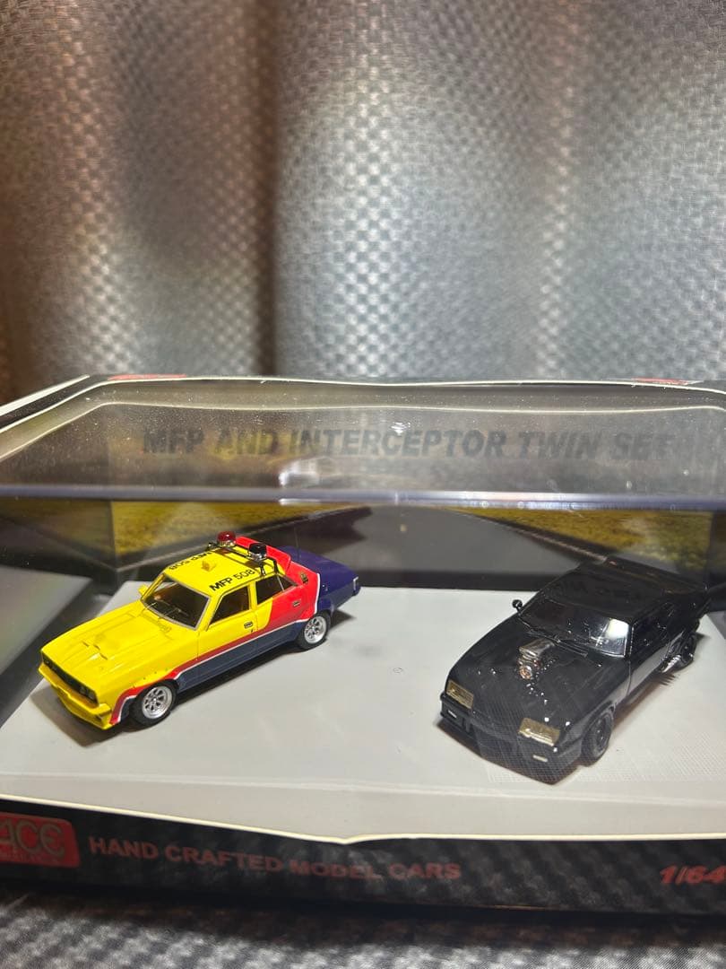 1/64 FORD XB FALCON マッドマックス インターセプター