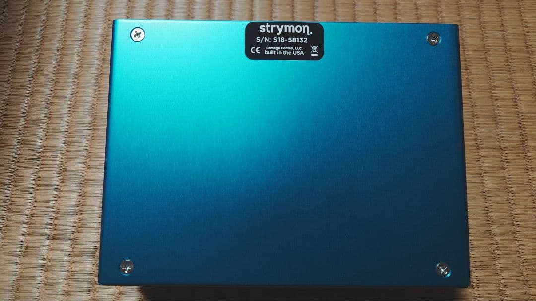 【美品 マジックテープ痕なし】strymon Mobius