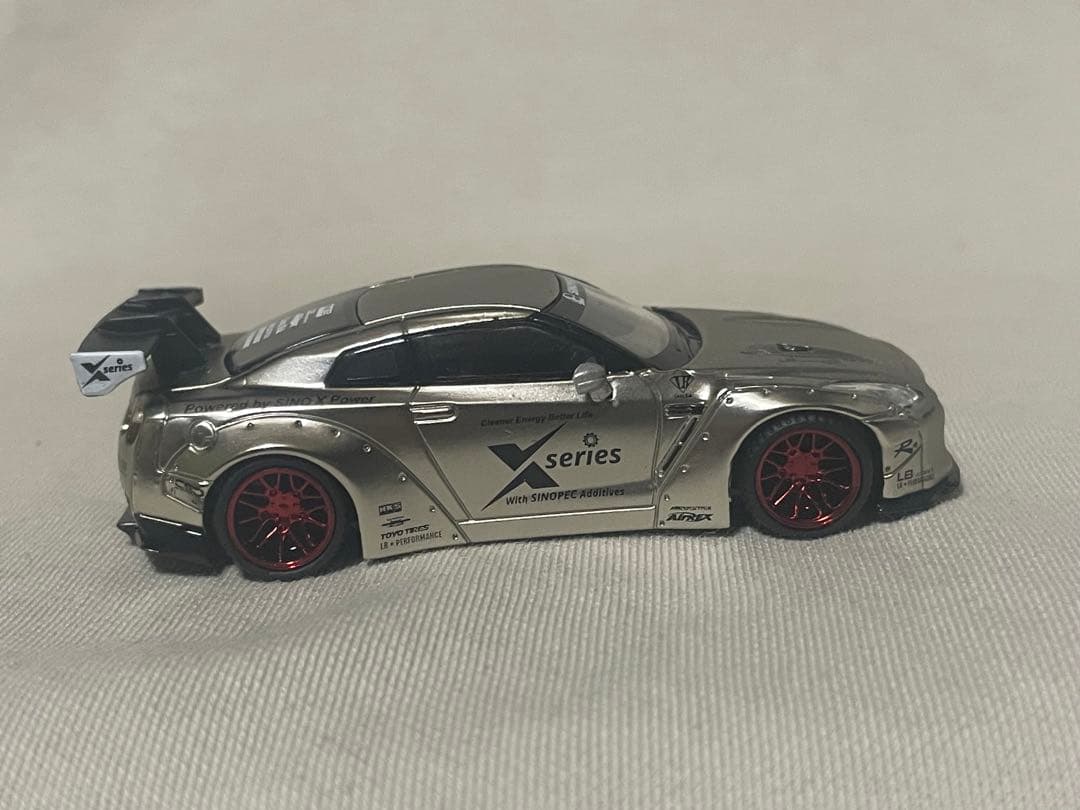 MINI GT LB★WORKS 日産 GT-R サテンシルバー #205