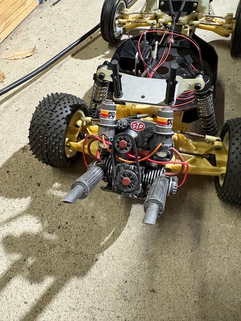 ピ*ス様 おそらく京商　バギー　RC