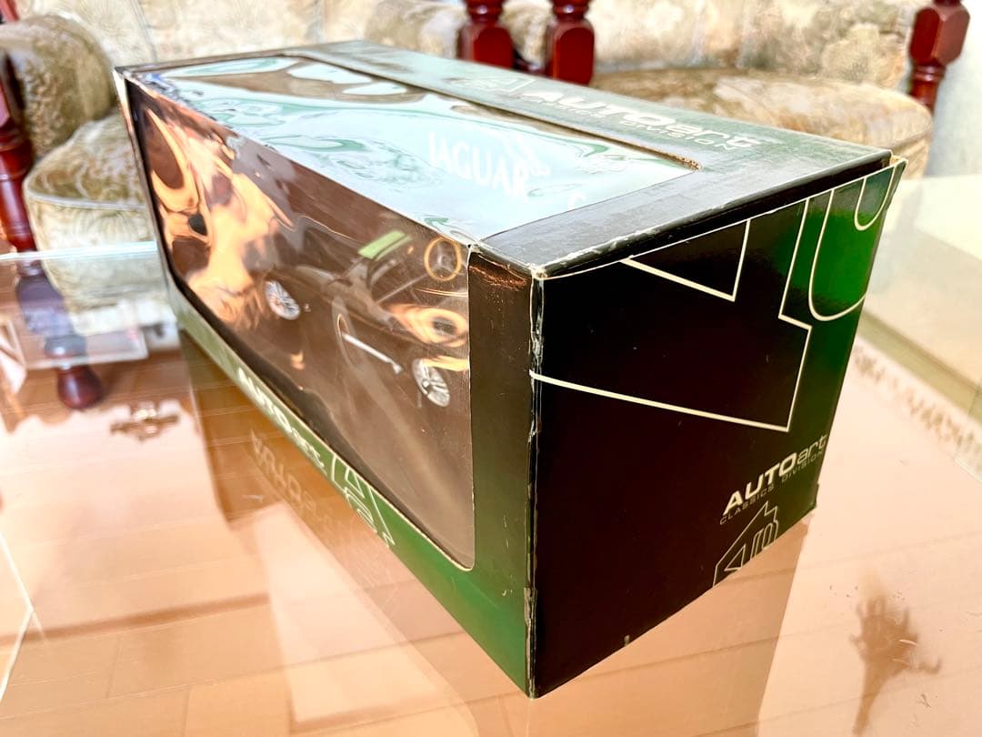 1/18 オートアート ジャガー Cタイプ ブリティッシュグリーン未展示