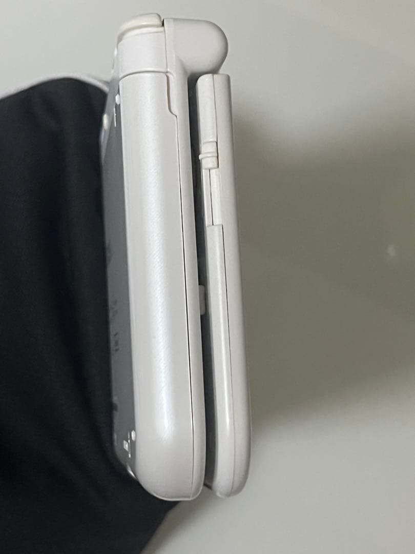 ス*ー様 【注意点あり】Newニンテンドー3DS LL パールホワイト