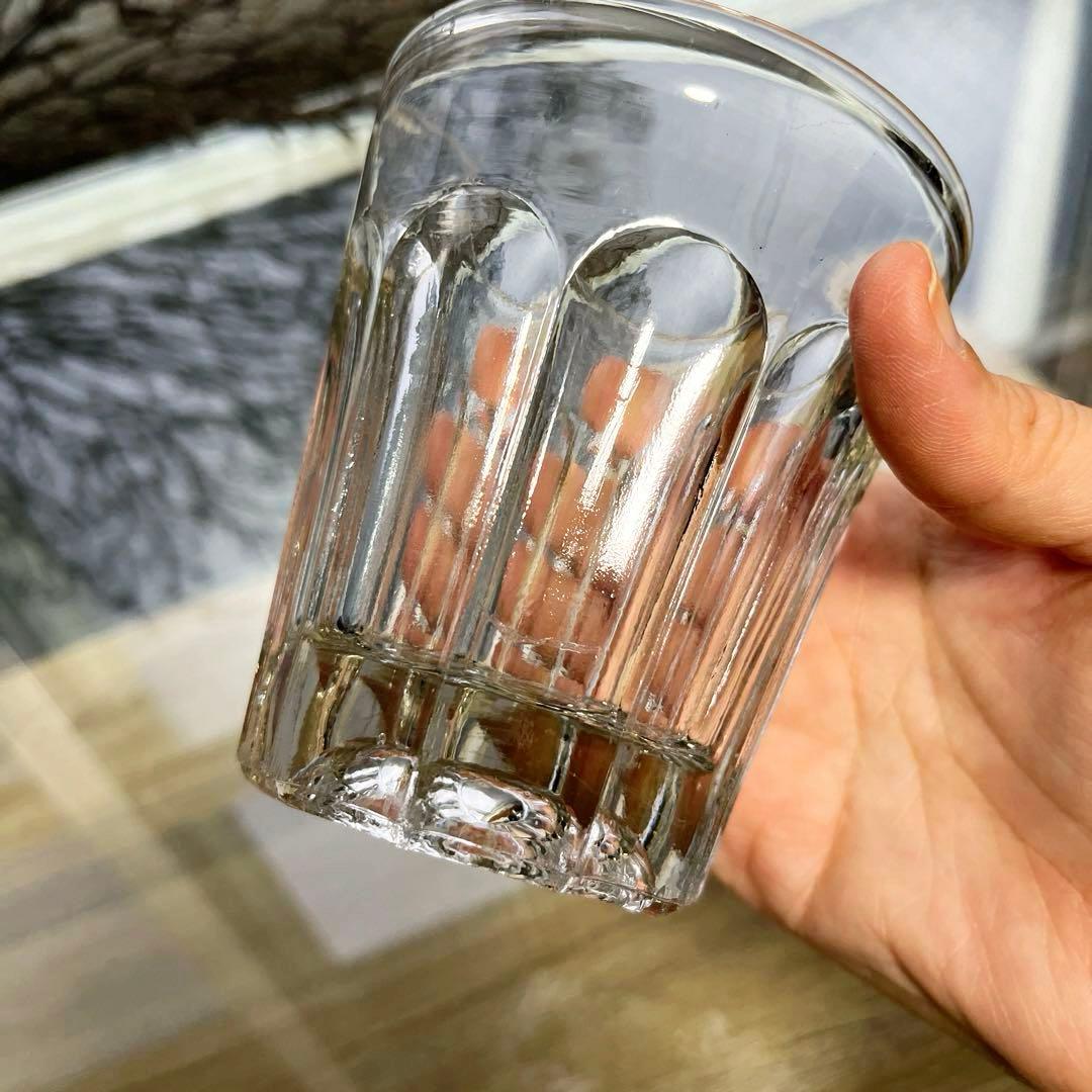 骨董　時代ガラス　ゆらゆら　気泡入り　希少銀色　水飲みコップ　剣先コップ　ウラン