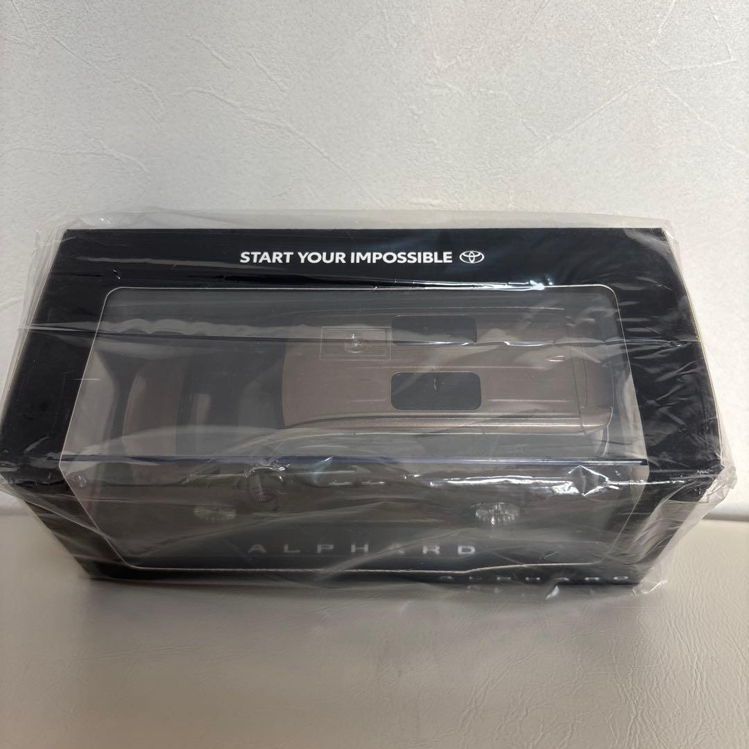 新型アルファード （40系） 「プレシャスレオブロンド 〈4Y7〉 模型