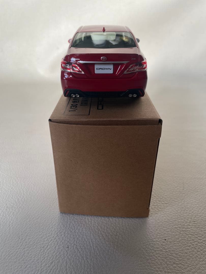 トヨタ クラウン RS ミニカー 1/30 ③ 3U5 エモーショナルレッドⅡ