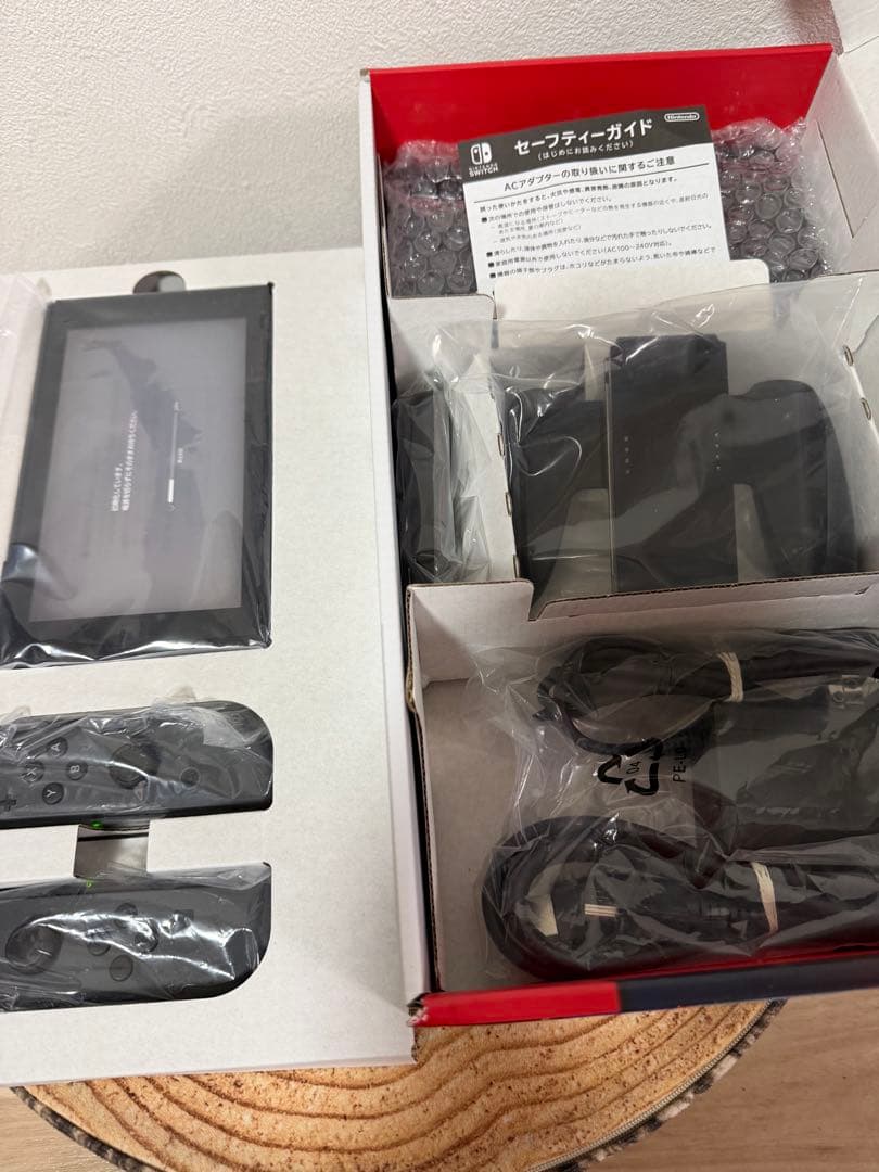 Nintendo Switch ニンテンドースイッチ本体　グレー②