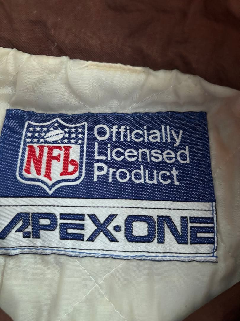 BROWNS ナイロンジャケット　アメフトNFL 中綿ジャケット