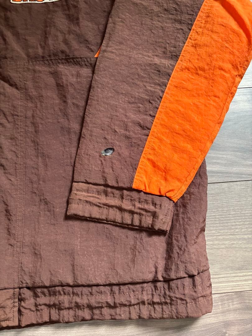 BROWNS ナイロンジャケット　アメフトNFL 中綿ジャケット