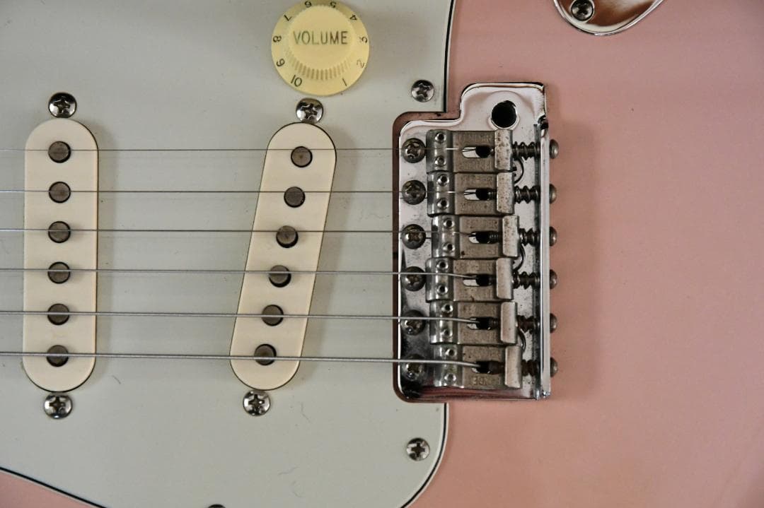 希少_Fender Mexico Stratocaster shell pink
