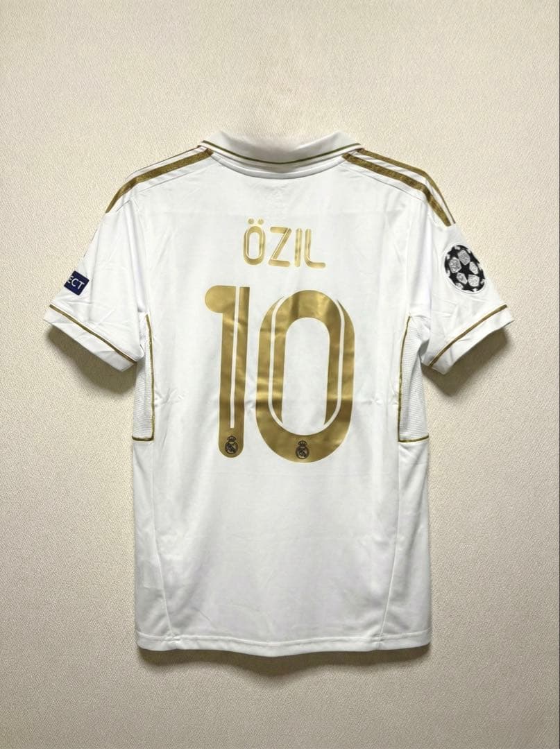 メスト・エジル ユニフォーム レアル・マドリード2011-2012 パッチ付き