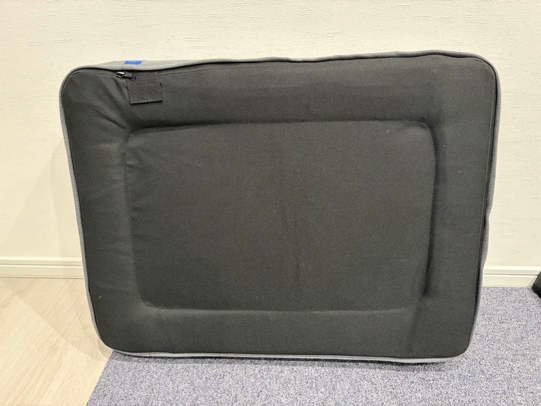 【ほぼ未使用美品】gugu ドギースリープペットベッド Ｓ　グレー　小型犬