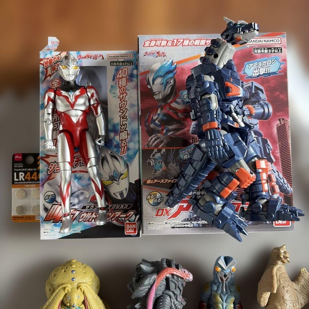 ウルトラマン ソフビ（カード付き）・フィギュア・お面セット