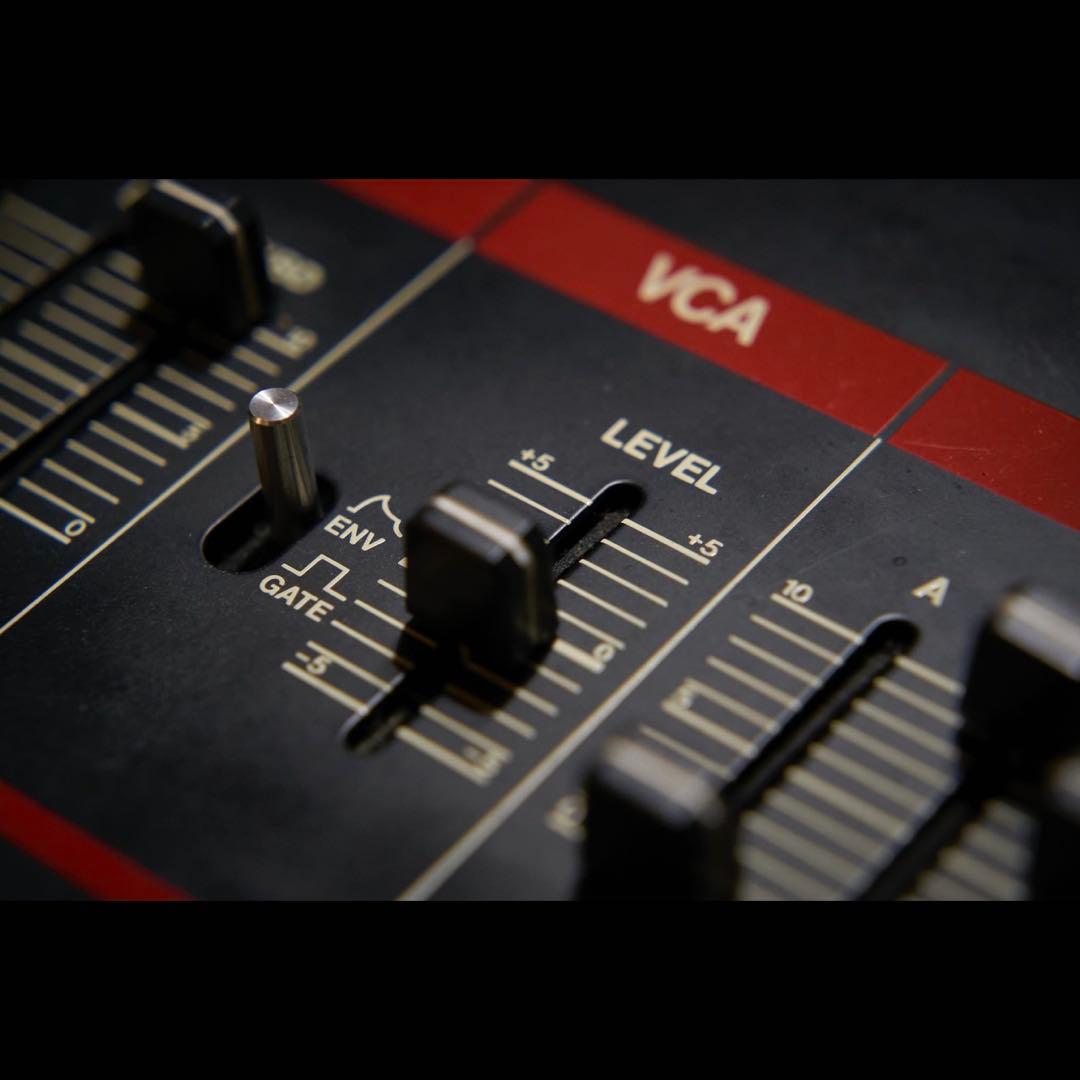 鍵盤楽器 Roland JUNO 60