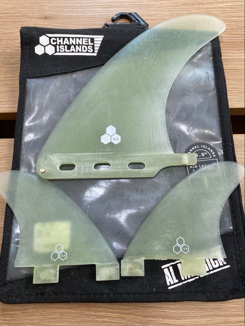 ⭐️手渡し限定Channel チャネルCI MID6'6 フィン、ケース付き