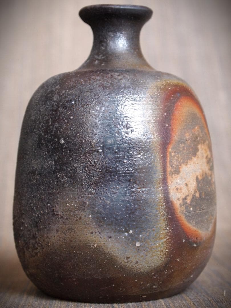 人気作家★川端文男【師：金重利右衛門】★備前《窯変》徳利★共箱