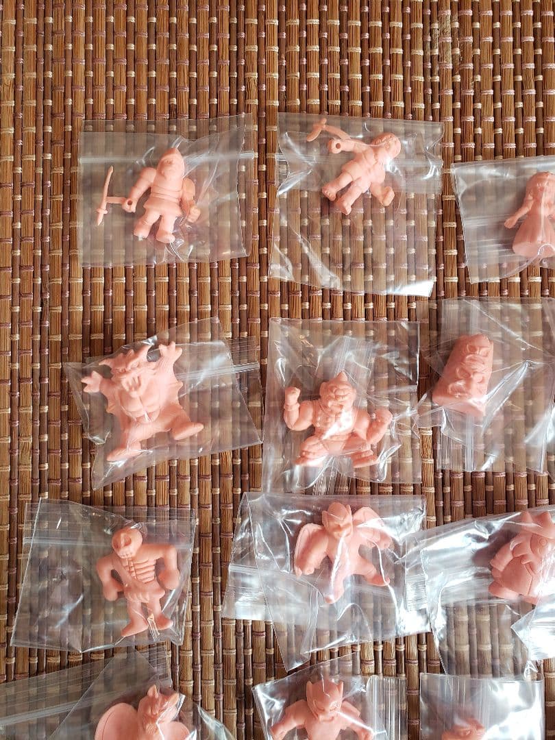 魔界村消しゴムフルセット　ほぼ肌色　ペールオレンジ　新品未使用　ファミコン