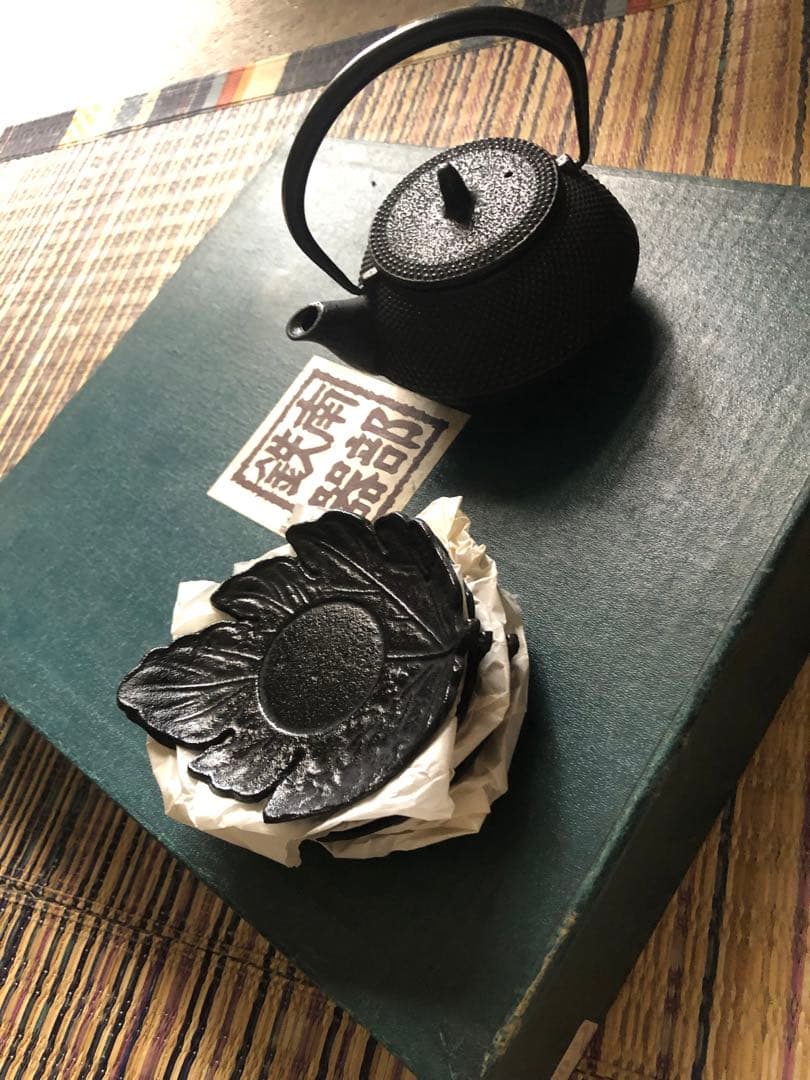 《超美品》小型　鉄瓶 南部鉄器 湯呑み置き5枚セット