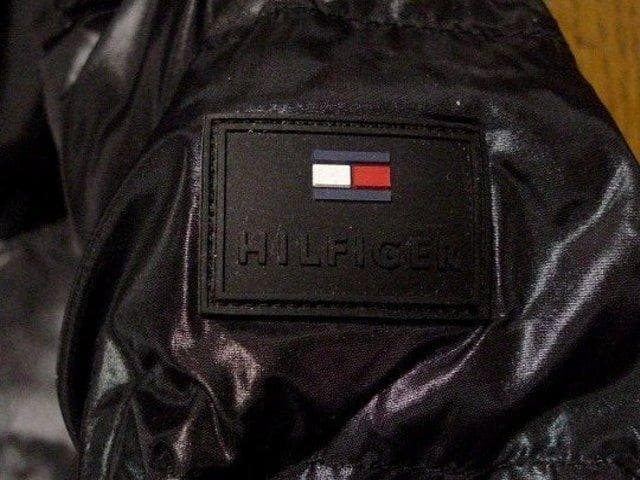 【大きい】XL日本サイズ位トミーヒルフィガーUSA限定極暖ダウンジャケット同機能