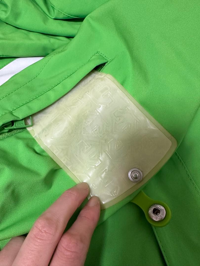 スキーウェア　デサント　破損箇所有り