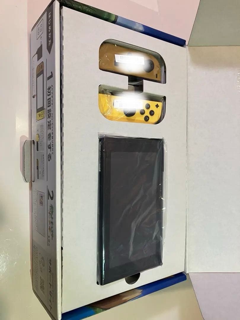 Nintendo Switch 本体　ピカブイ限定品