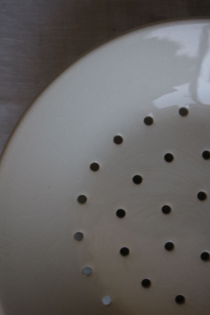 フランス　アンティーク　プレート　水切り　チーズ　豆腐　白　さくらんぼ