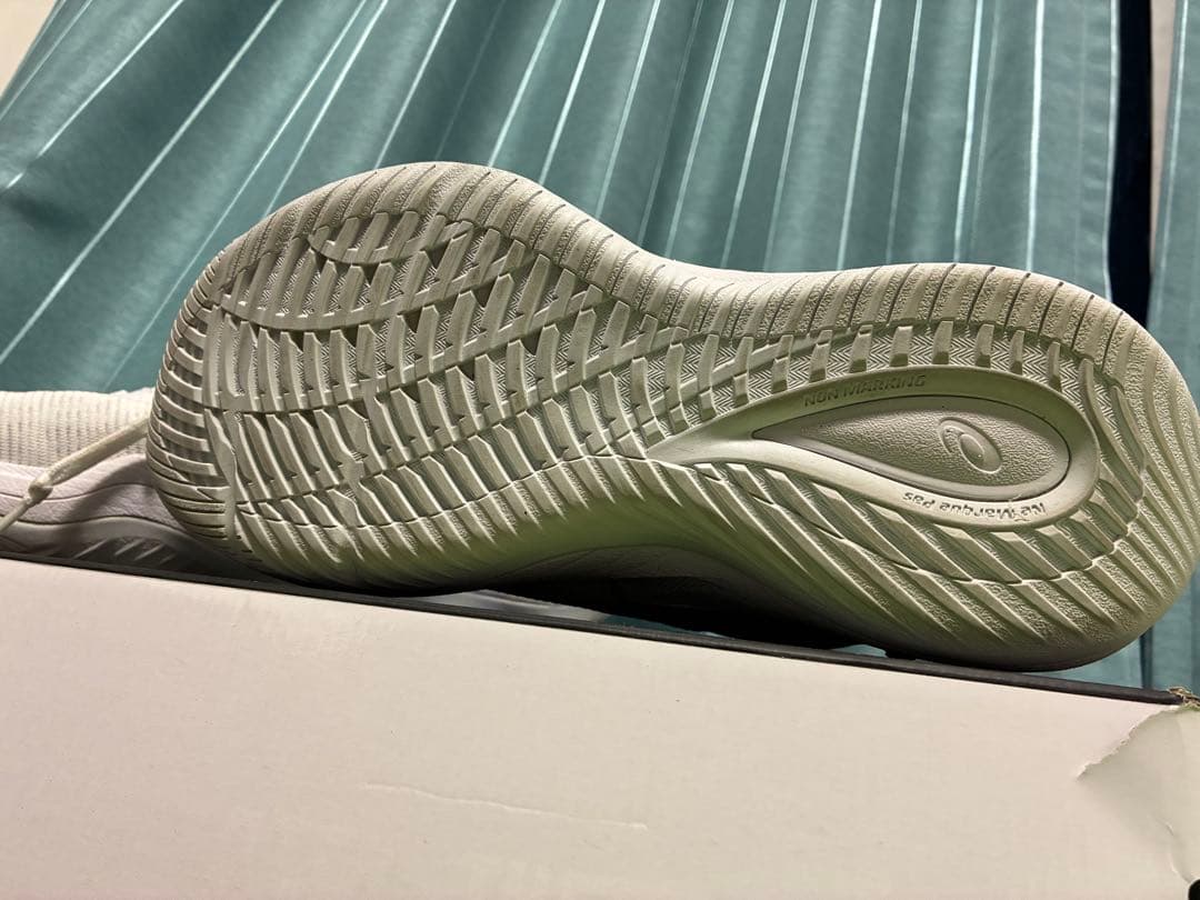 シューズ(男性用) asics nova surge3