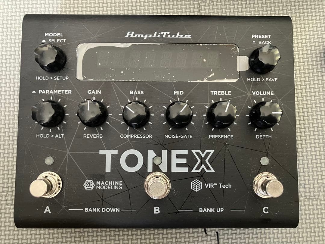 【登録解除済】IK MULTIMEDIA TONEX PEDAL
