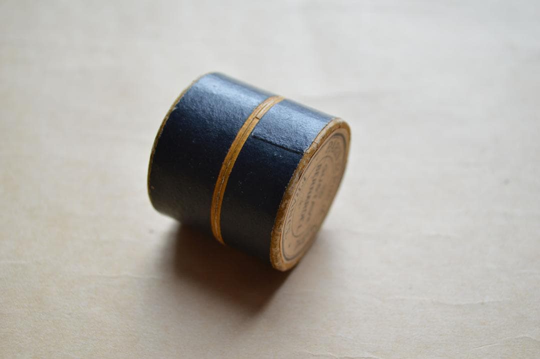 缶ベル　古い松脂