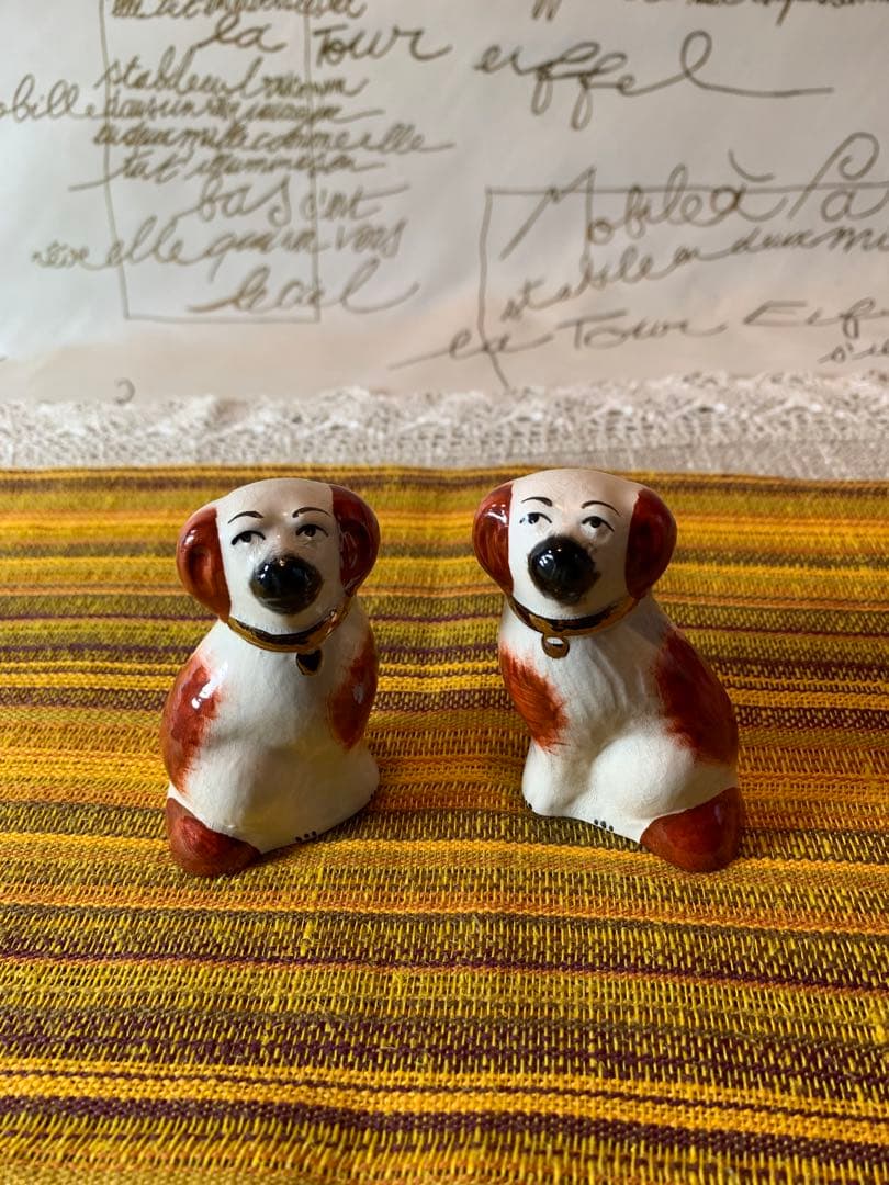 イギリス製　ビンテージのスタッフォードシャードックの可愛いミニの2匹セット！