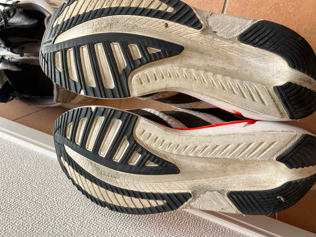 限定カラーアディダス スパイクシューズ ホワイト/オレンジ