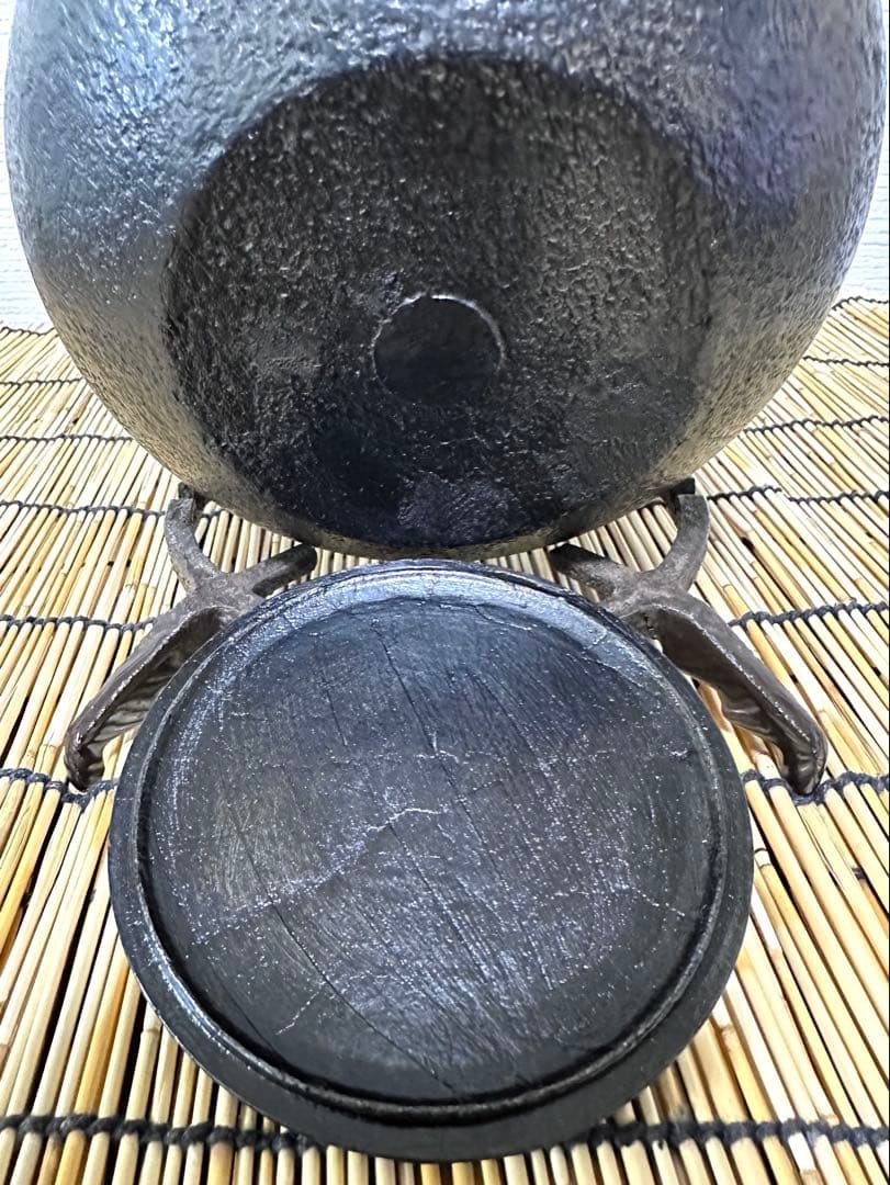 未使用品、供箱、付属品付 南部虎山工房前田知行造　宝珠型　南部鉄瓶　南部鉄器