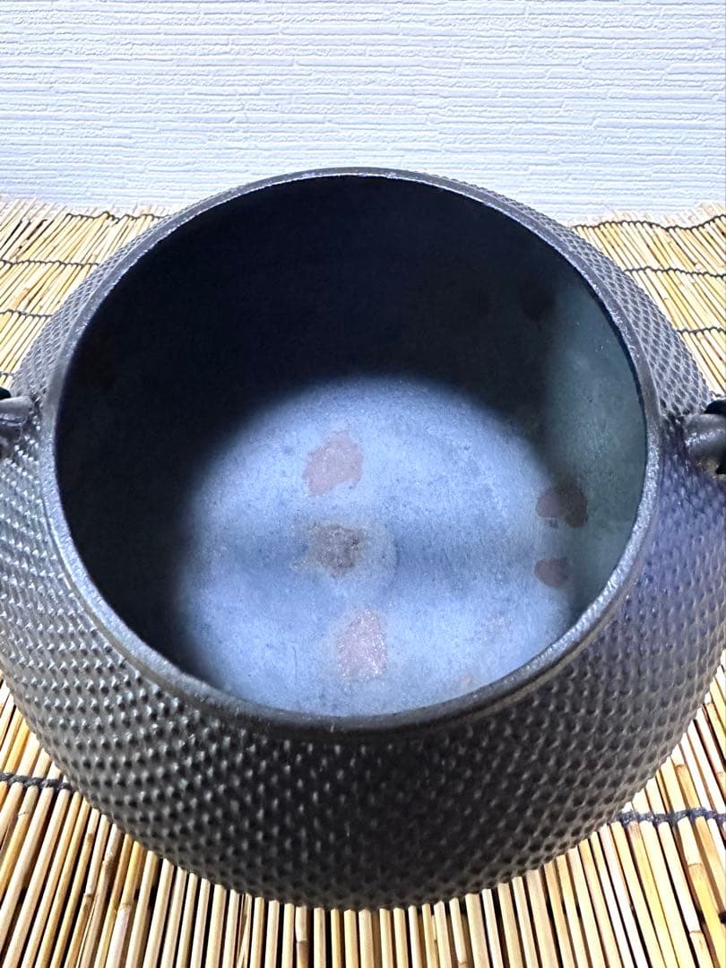 未使用品、供箱、付属品付 南部虎山工房前田知行造　宝珠型　南部鉄瓶　南部鉄器