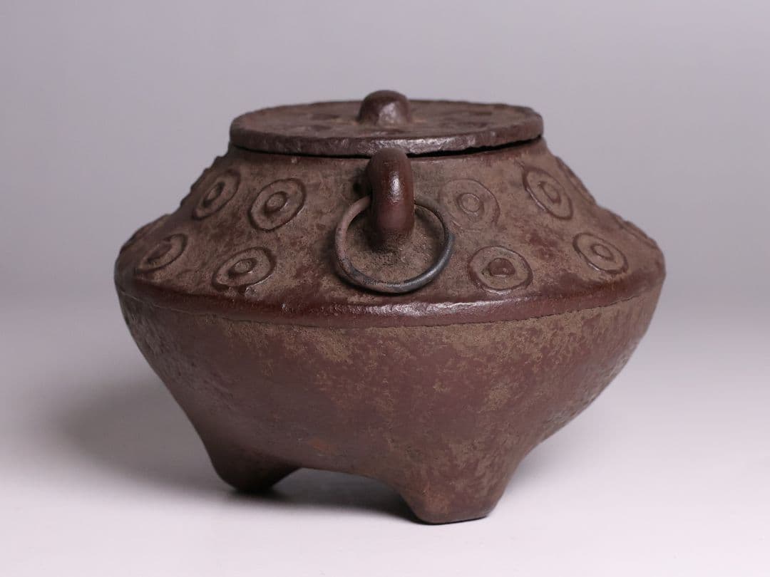 大國造 丸形香炉 三足 耳付 鉄製 共箱 香爐 時代【MB25】