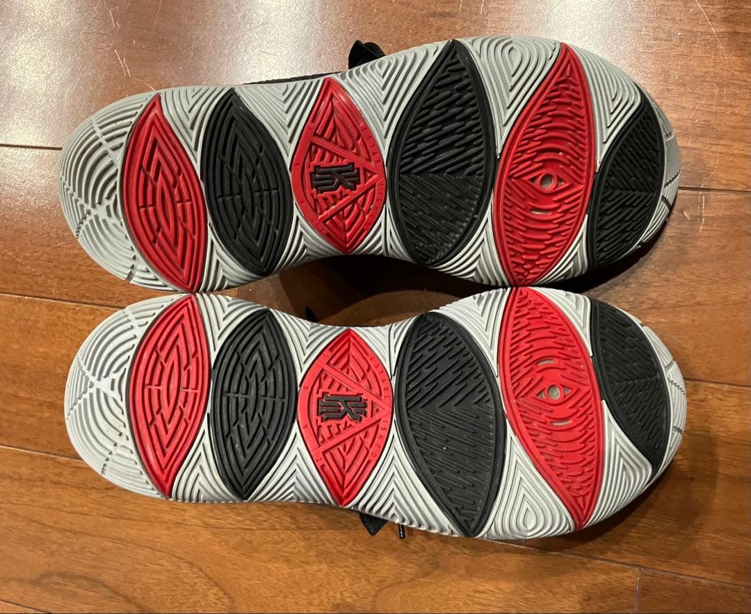 【NIKE】Kyrie 5 ブラック/レッド