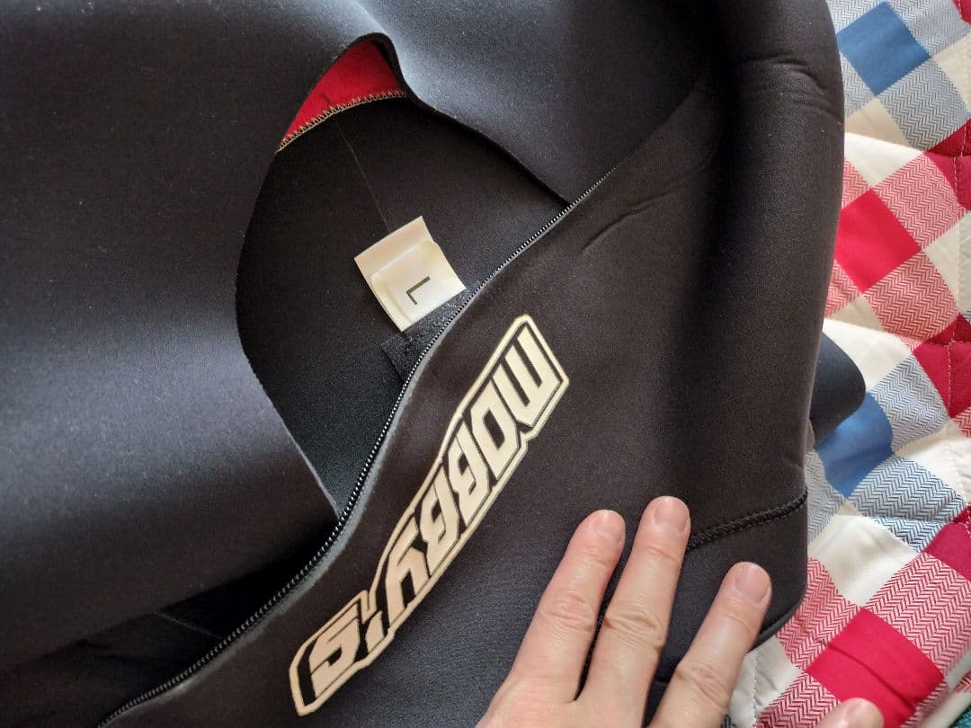 MOBBY'S セミドライスーツ ブラック 赤チェック