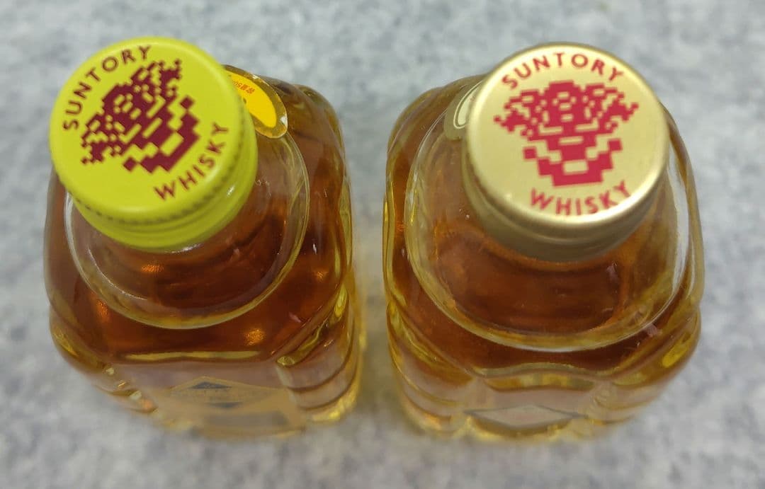 ウ*ギ様 サントリー ①旧ボトル 白角 2種類　黄角1本 ②希少カートン