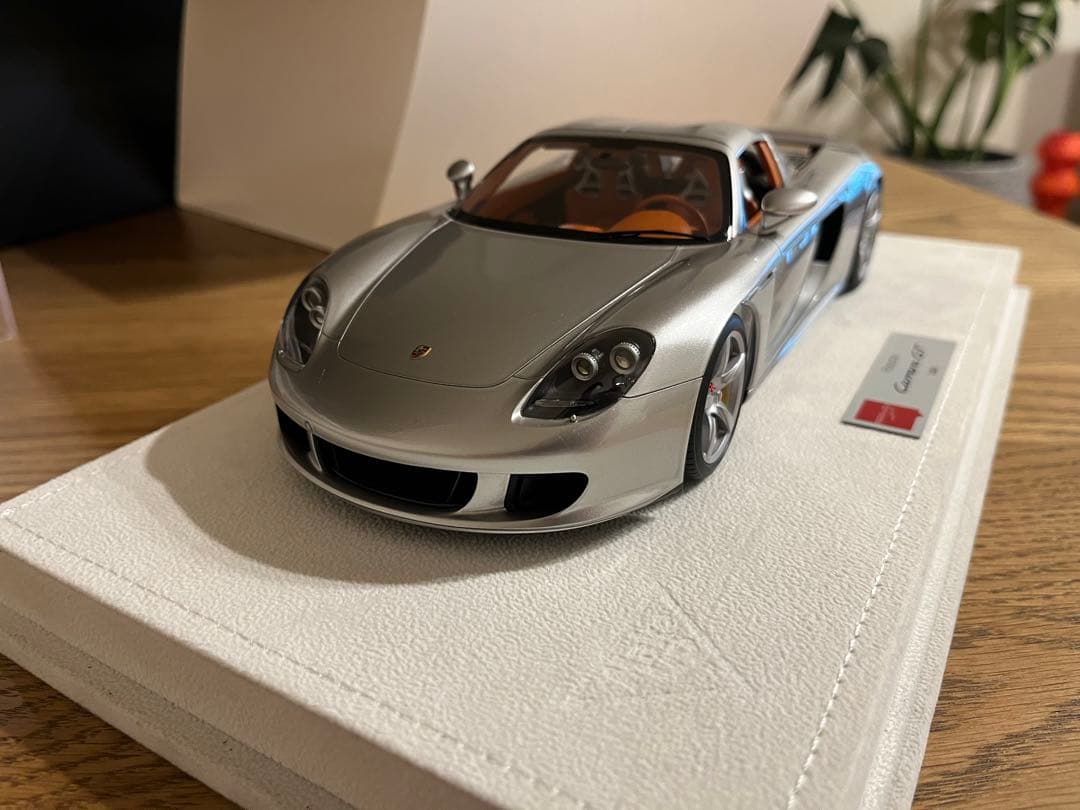 Make Up 1/18 Porsche Carrera GTシルバー