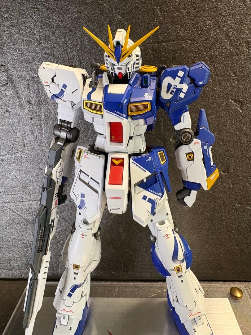 RG RX-93νガンダム 九龍版全塗装済完成品 クーロン九龍ガンダム