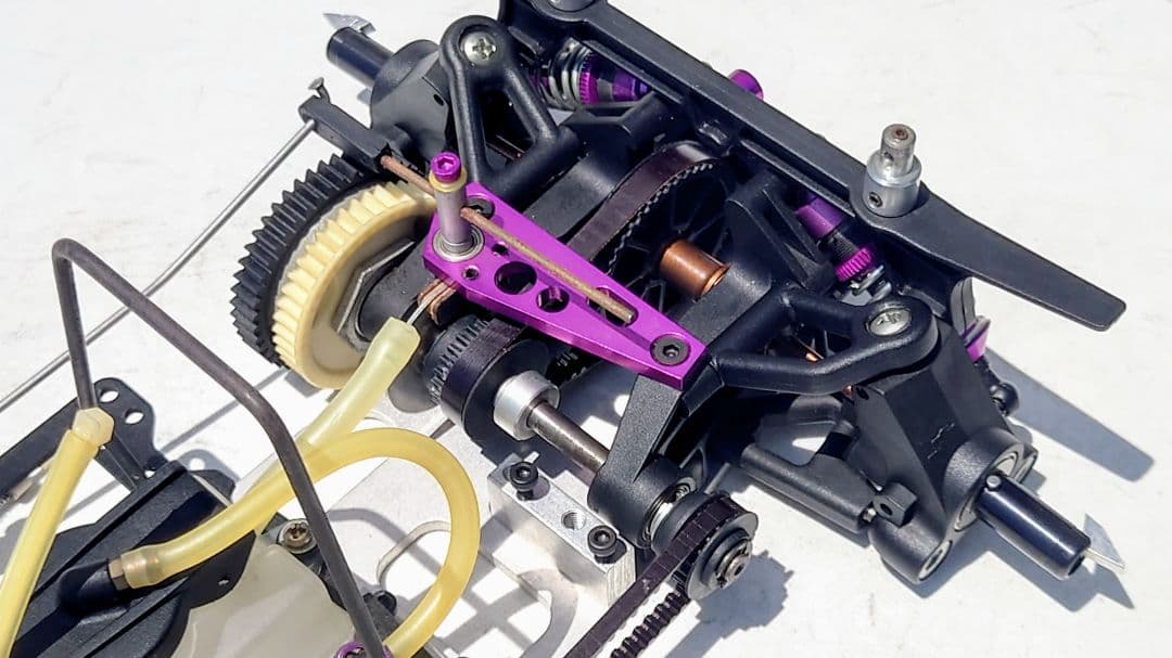 未使用シャーシ！サーパント 1/10GPレーシングカー ピニオン クラッチ付