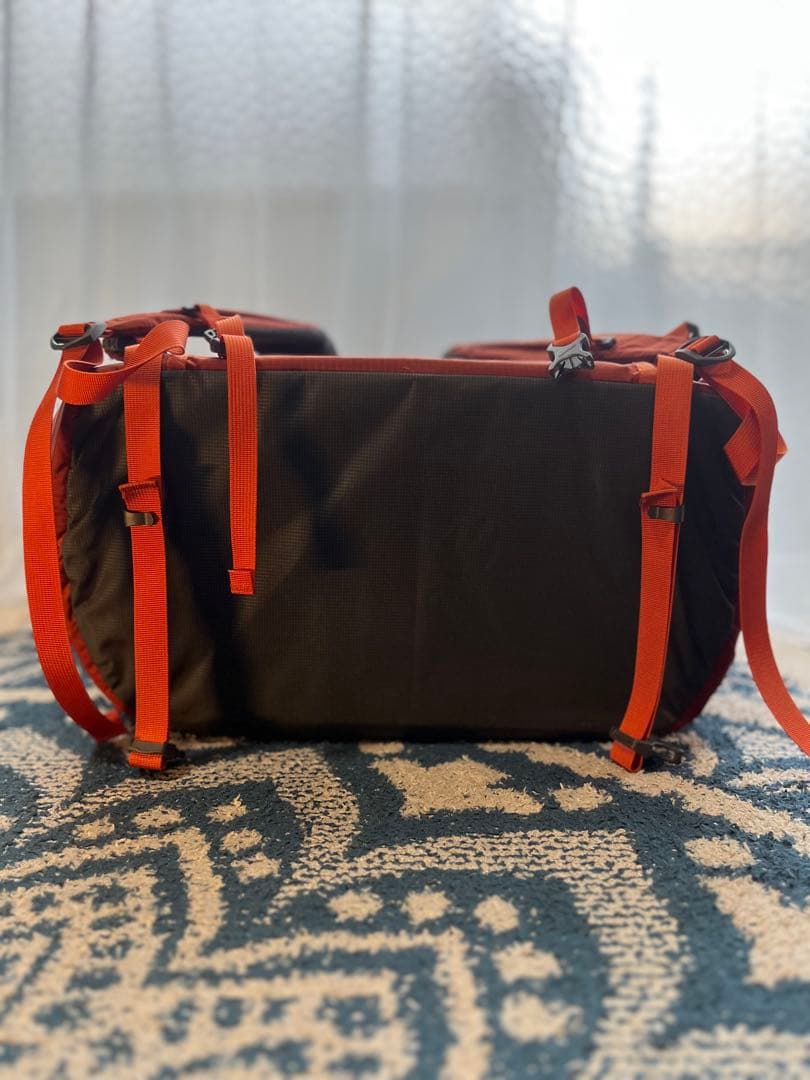 最新型 ドッグキャリングパックL モンベル　ペットリュック