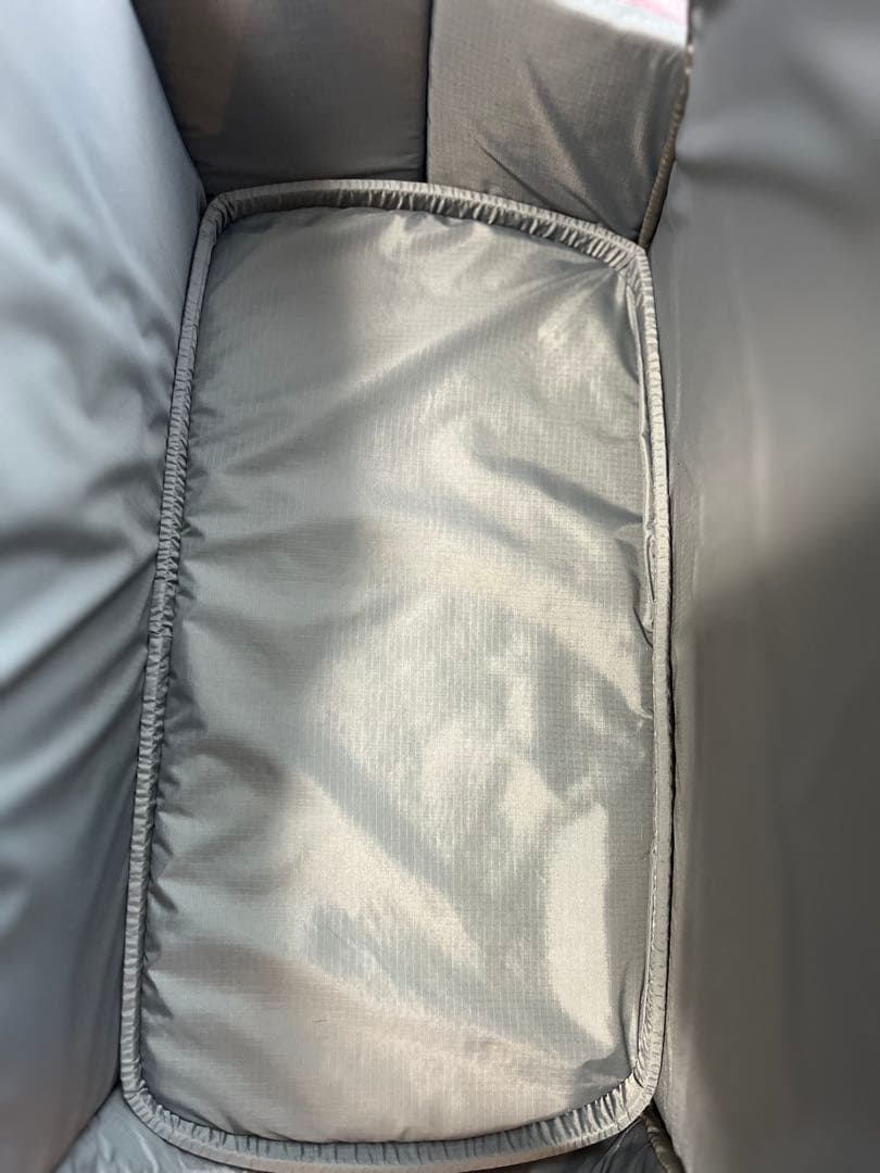 最新型 ドッグキャリングパックL モンベル　ペットリュック