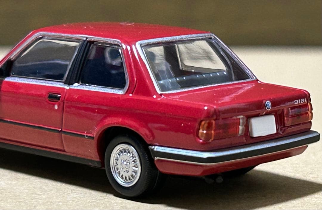 トミカリミテッドヴィンテージネオ  318i 2ドア