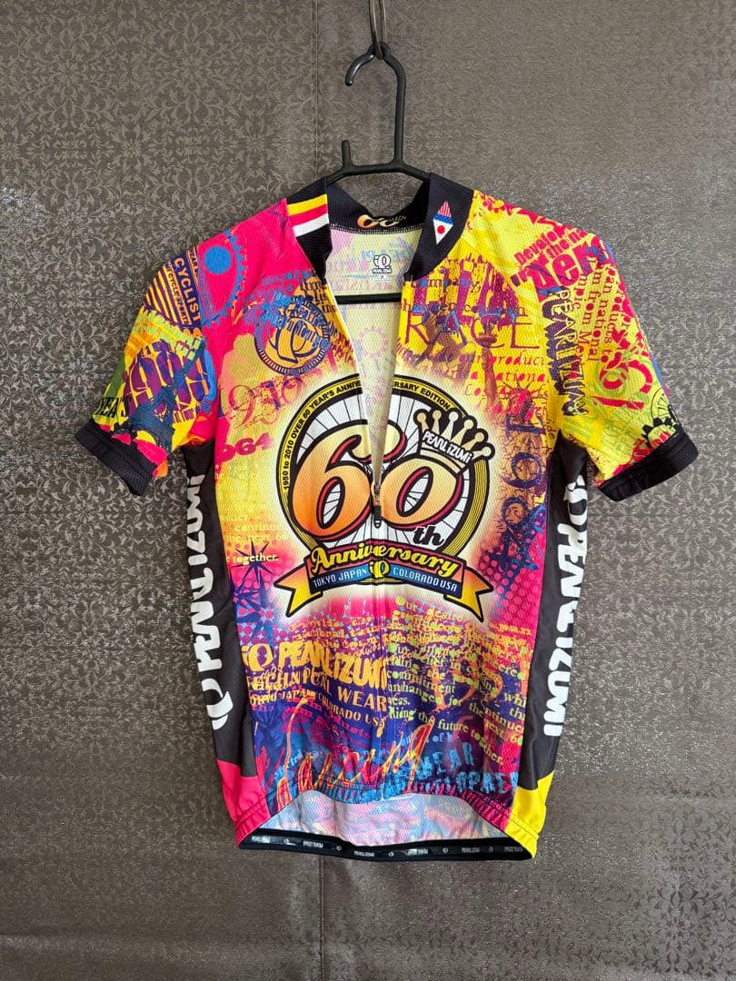 パールイズミのサイクリングシャツ