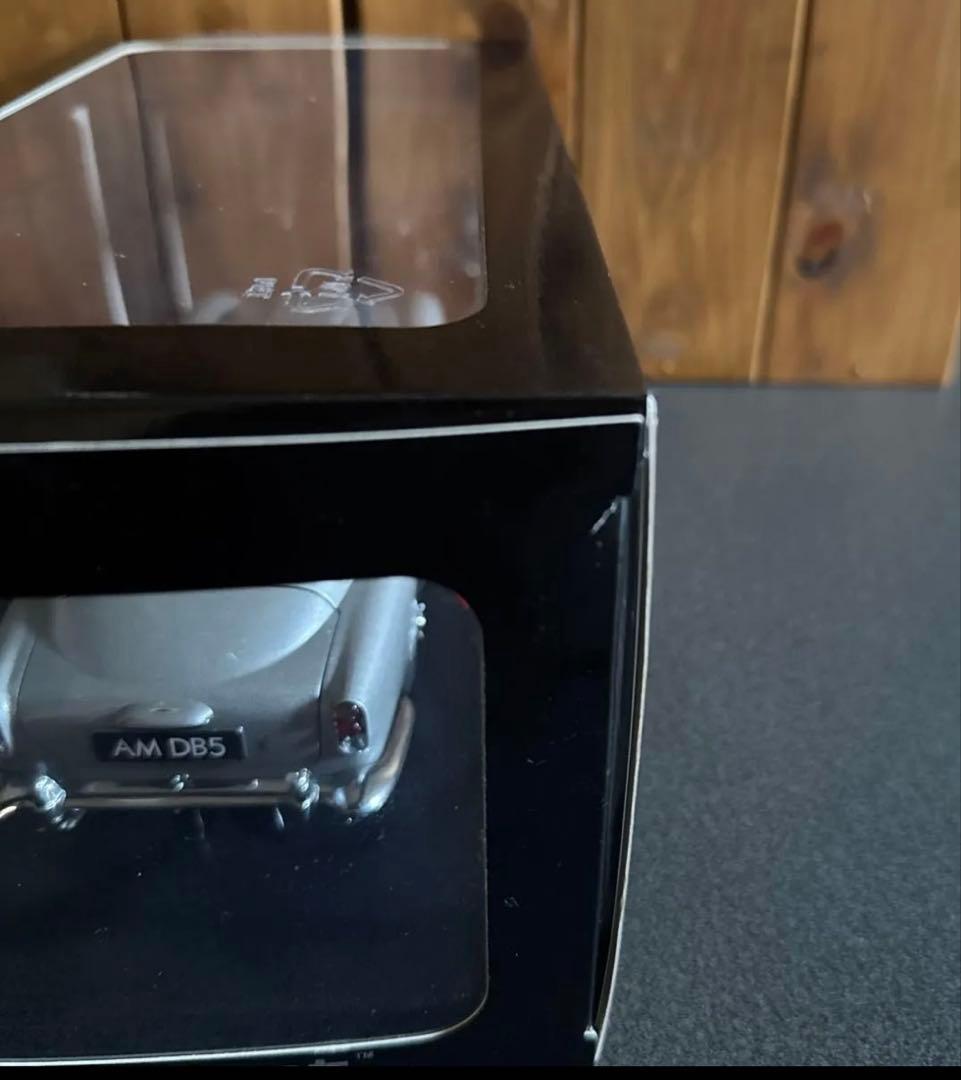 オートアート1/18 Aston Martin DB5